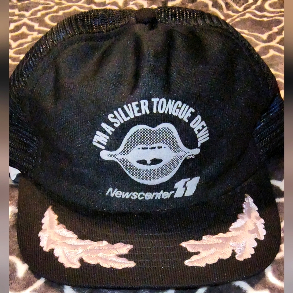 🩶👅 vintage silver tongue devil trucker hat